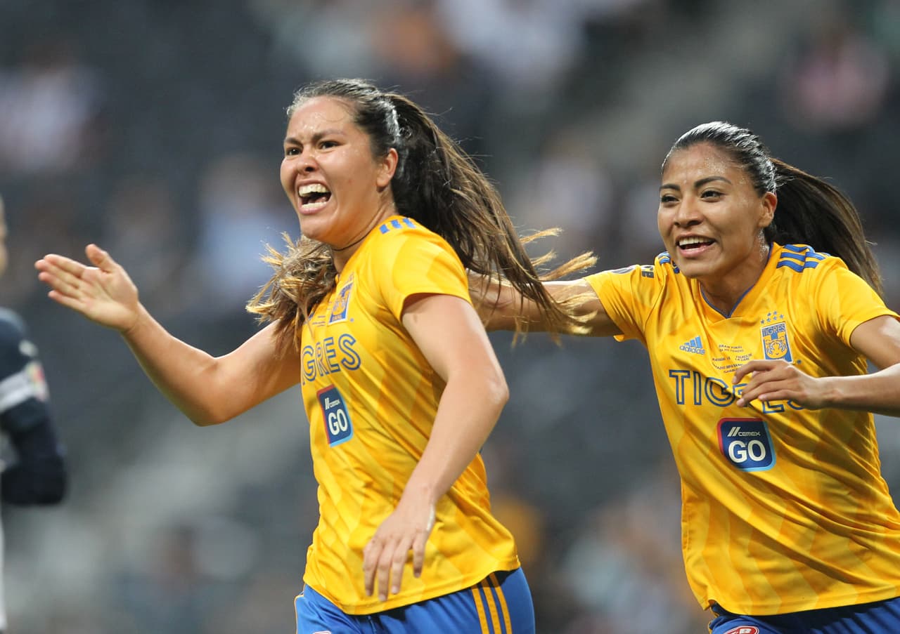 Y así festejaba Blanca Solís tras rematar con la cabeza en el área para martillar el 1-0 y silenciar el Estadio BBVA.