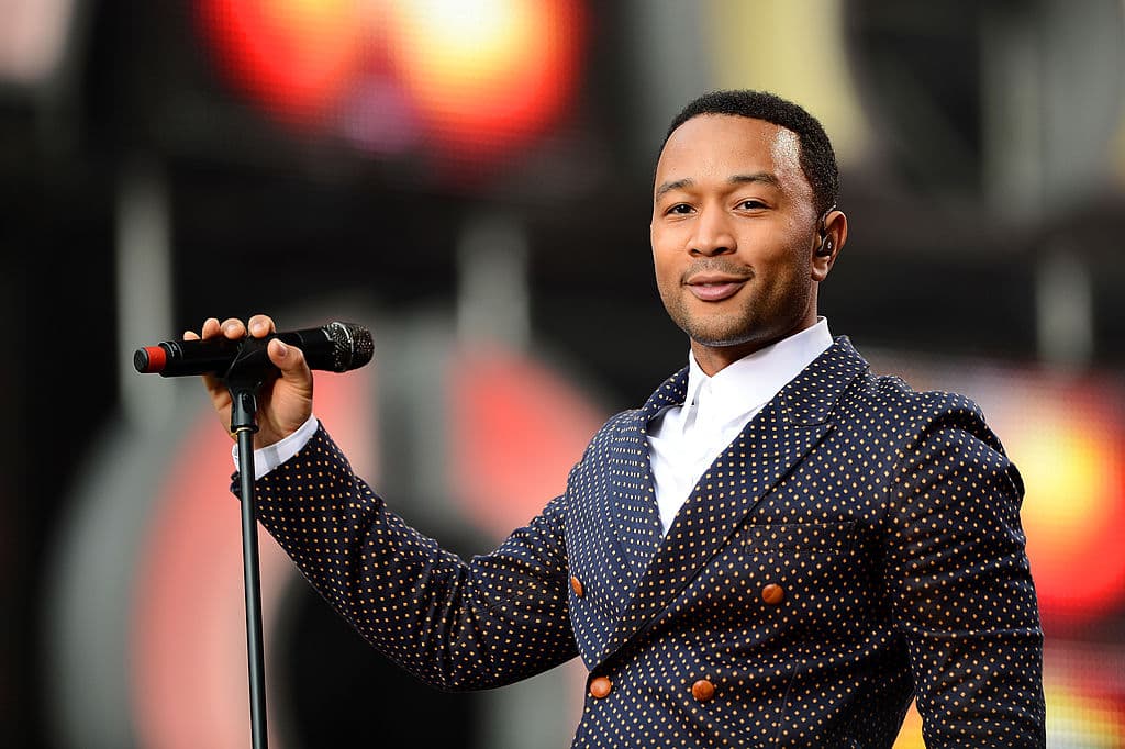 John Legend encabezará un espectáculo en el Salt Shed, presentado por el gobernador de Illinois, JB Pritzker, el martes de la convención. Legend, ganador de 12 premios Grammy y conocido activista, ha apoyado causas como la reforma policial y el derecho al voto. Anteriormente, interpretó "Feeling Good" en la ceremonia de investidura de Biden y Harris.