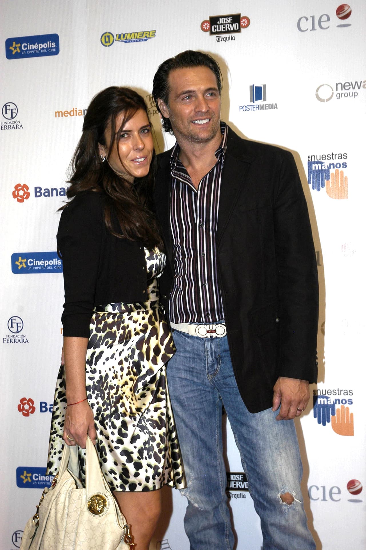 "Siempre va a ser, para mí, 
<b><a href="https://www.univision.com/entretenimiento/celebridades/conoce-a-las-tres-hijas-de-juan-soler-las-que-tuvo-con-maki-y-la-que-no-fotos" target="_blank">la mamá de mis hijas</a></b> y para mí será la señora Maki, va a ser la dama de la que me enamoré". 
<br>