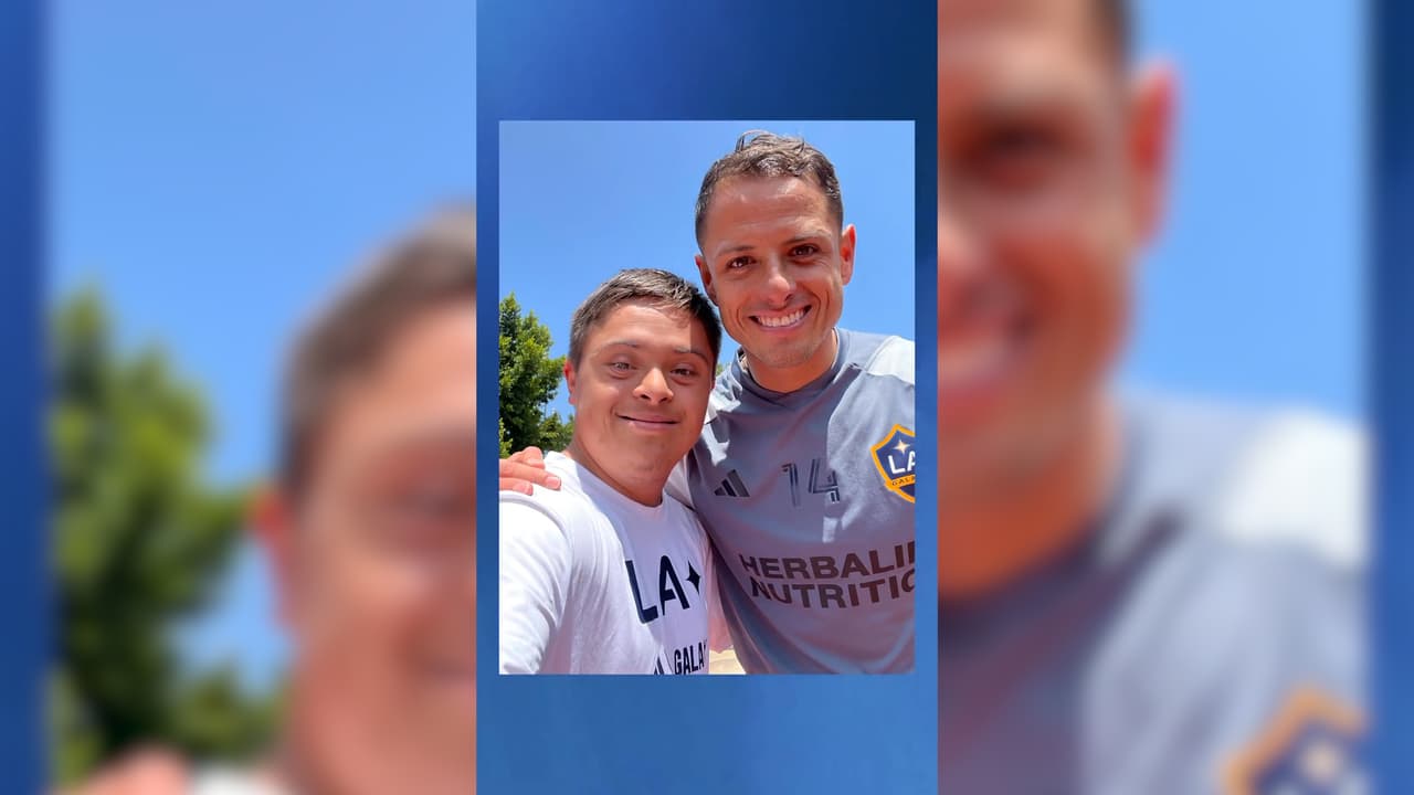 Un fan muy especial demuestra que baila mejor que Chicharito