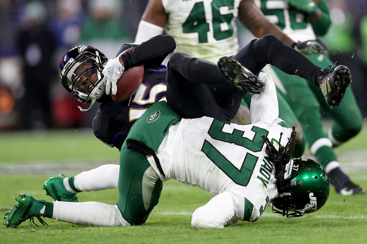 Ravens se imponen con autoridad 42-21 a New York Jets y aseguran su presencia en Playoffs.