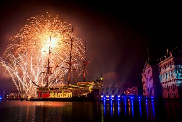 Mira esta vuelta por el mundo con las mejores imágenes de la llegada del 2015 y, ¡Feliz Año Nuevo!