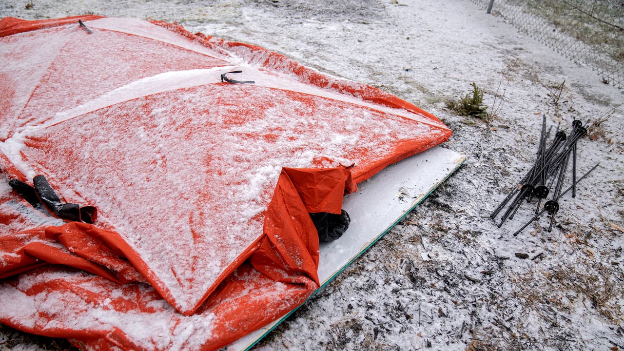 Hace unos meses, el proyecto de Robledo enfrentó algunas dificultades, luego de que funcionarios de la ciudad amenazaran con remover y desechar las tiendas.