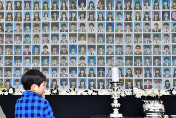 Del total de los pasajeros 330 eran estudiantes de secundaria en Ansan, un suburbio de Seúl, que concurrían de excursión a un balneario, acompañados de sus maestros.