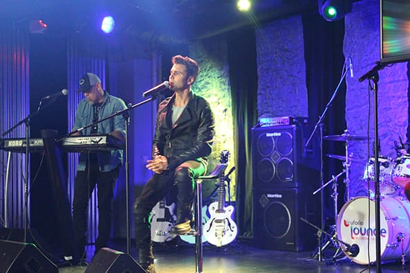 Houston disfrutó un concierto muy íntimo de Christian Daniel