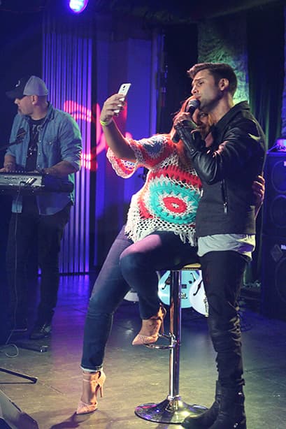 Houston disfrutó un concierto muy íntimo de Christian Daniel