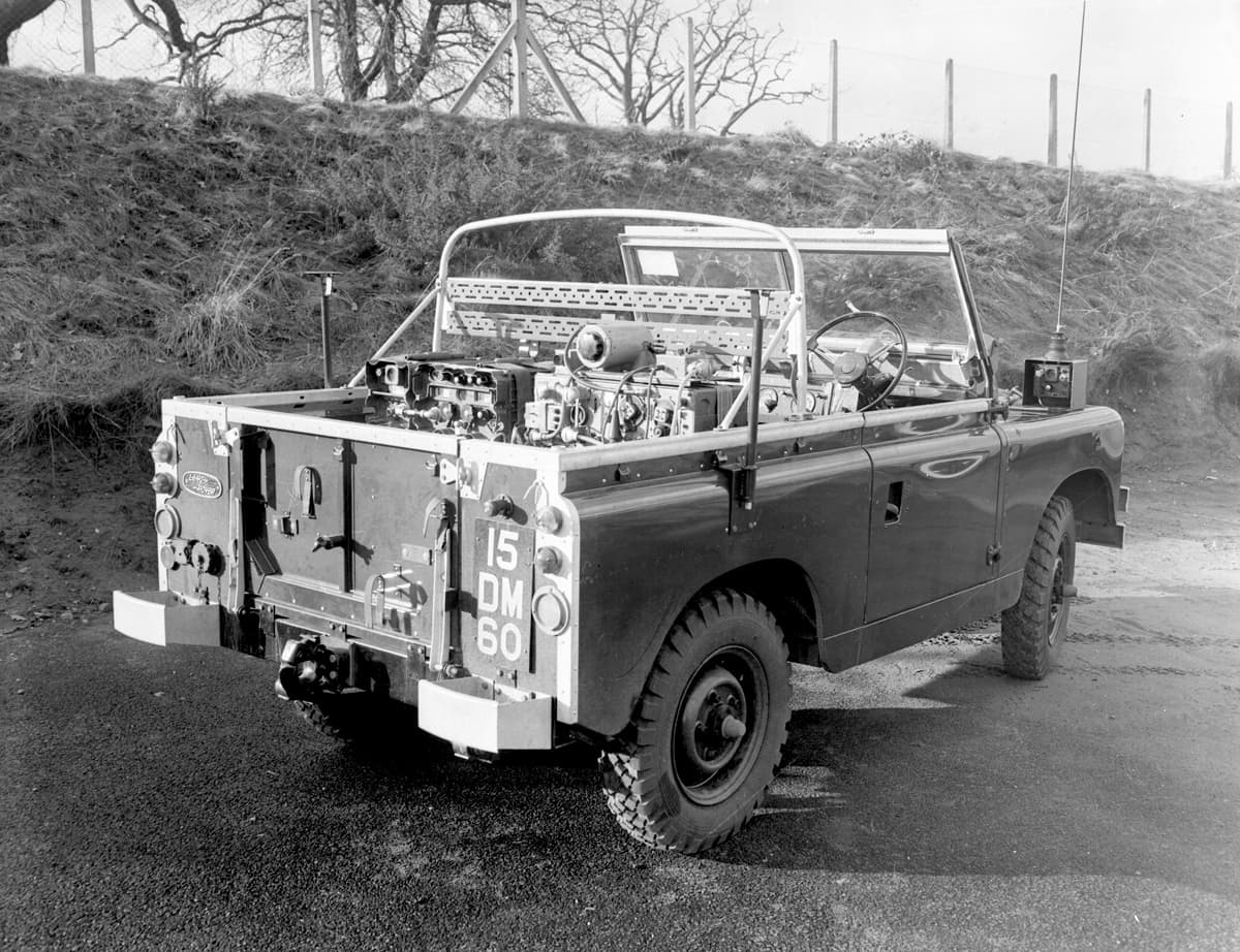 Esta Land Rover Serie II con equipamiento militar recuerda a los orígenes del vehículo.