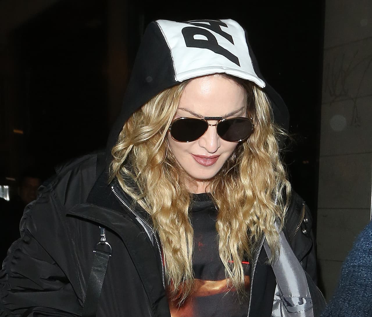 Madonna parece más tranquila por estar junto a su hijo, pero esta batalla legal sí que la ha desgastado mucho.