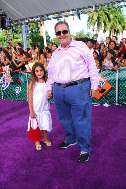 Desde pequeña acompaña a su papá en las distintas alfombras rojas de diversos eventos, sobre todo en Univision.