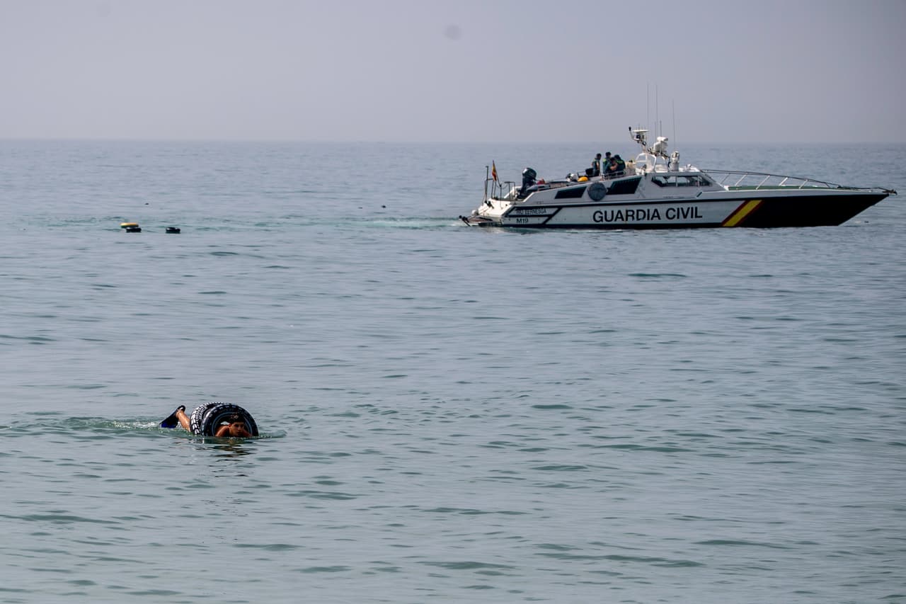 El presidente del Gobierno español, Pedro Sánchez, acompañará al ministro del Interior, Fernando Grande-Marlaska, en su visita a Ceuta mañana viernes. (AP Photo/Antonio Sempere)