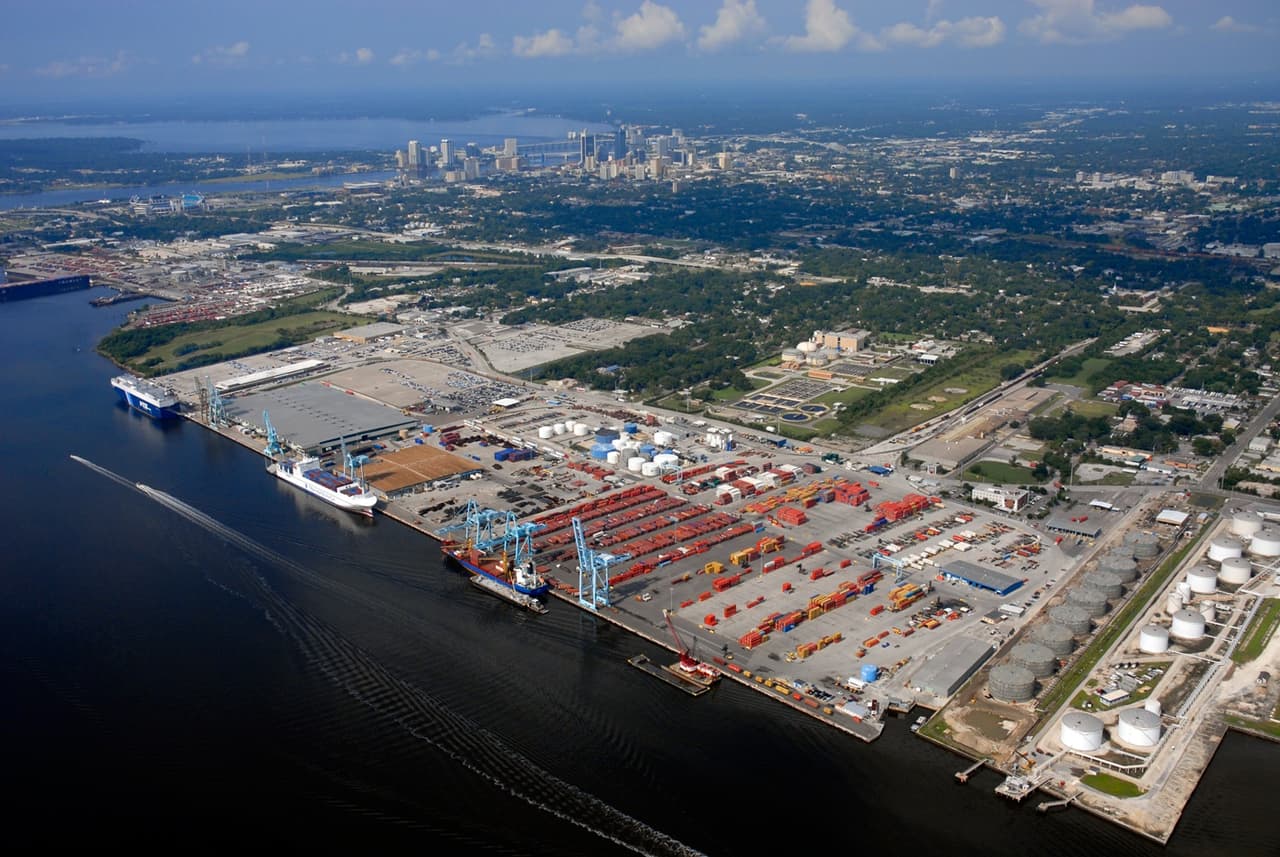 Cierre temporal del puerto de Jacksonville dramatiza la seguridad alimentaria de la Isla