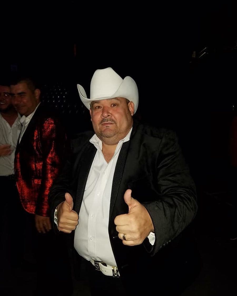 El Coyote enfureció contra Raúl de Molina luego de malinterpretar unos comentarios que hizo el conductor sobre la marihuana medicinal que se le recetó al grupero.