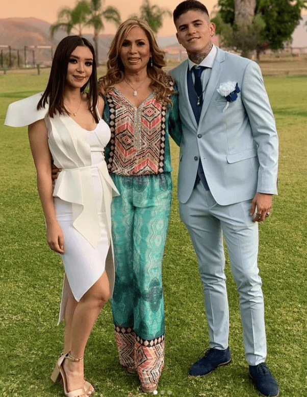 El menor de la familia se casó en marzo de 2021 y en junio anunció a través de sus redes sociales que está esperando a su primer hijo, el cual será niño.