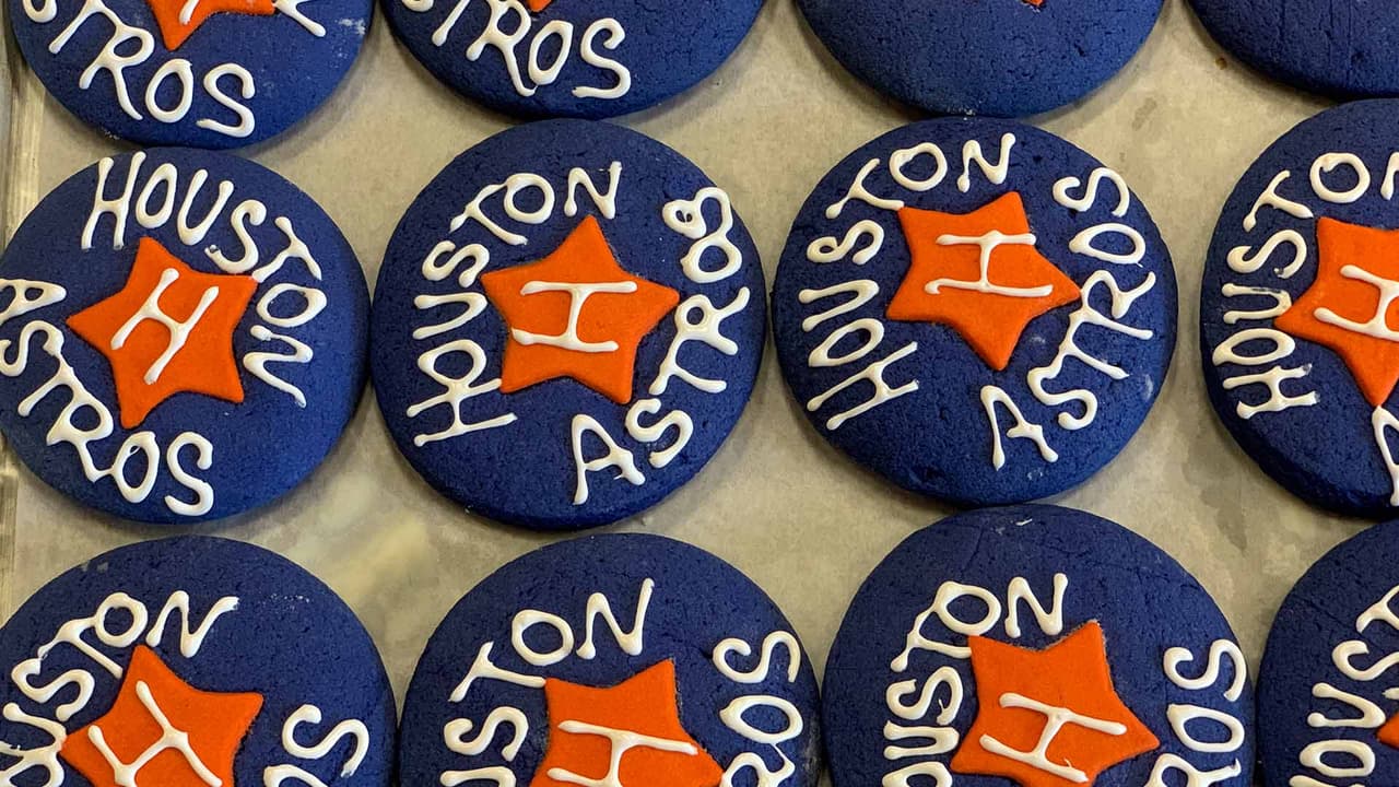 Cada galleta tiene un costo de dos dólares.