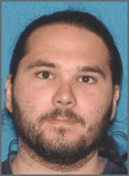 <h3 class="cms-H3-H3">John Coluzzi</h3>
<br>
<br>Este operador de tren del 
<a href="https://www.univision.com/temas/nueva-york">New York </a>Transit, de 22 años, 
<b>fue arrestado el pasado 5 de mayo en Manalapan Nueva Jersey.</b> Coluzzi ha sido acusado de poseer y distribuir material sobre abuso sexual infantil. 
<br>