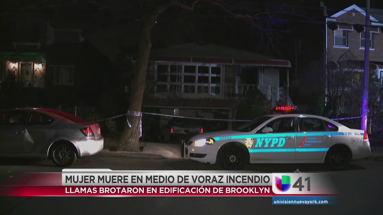 Una mujer de 64 años pierde la vida en incendio en Brooklyn