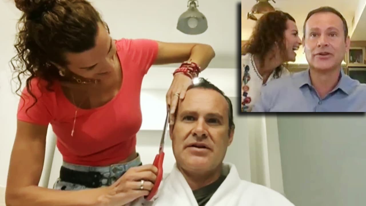 Y en familia también se viven cosas que quizá nunca hubiéramos imaginado, como esta que le tocó a Alan y Cristy: 
<a href="https://www.univision.com/shows/despierta-america/le-mostramos-a-alan-tacher-la-cara-de-terror-que-tenia-cuando-su-esposa-le-corto-el-pelo-con-tijeras-de-pollero-video">un buen corte de cabello</a>, no sin un poquito de temor.
