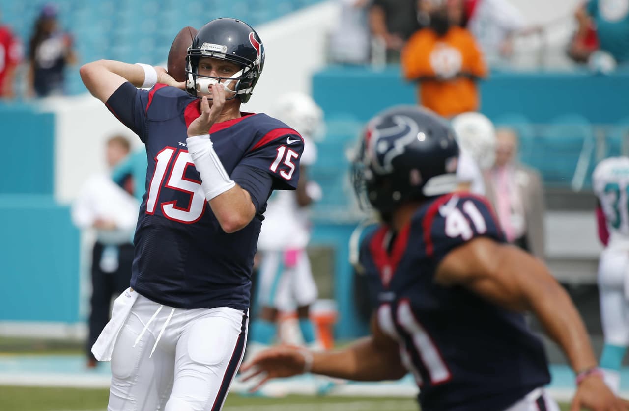 Los Houston Texans estudian las opciones para conservar o no al quarterback Ryan Mallett.