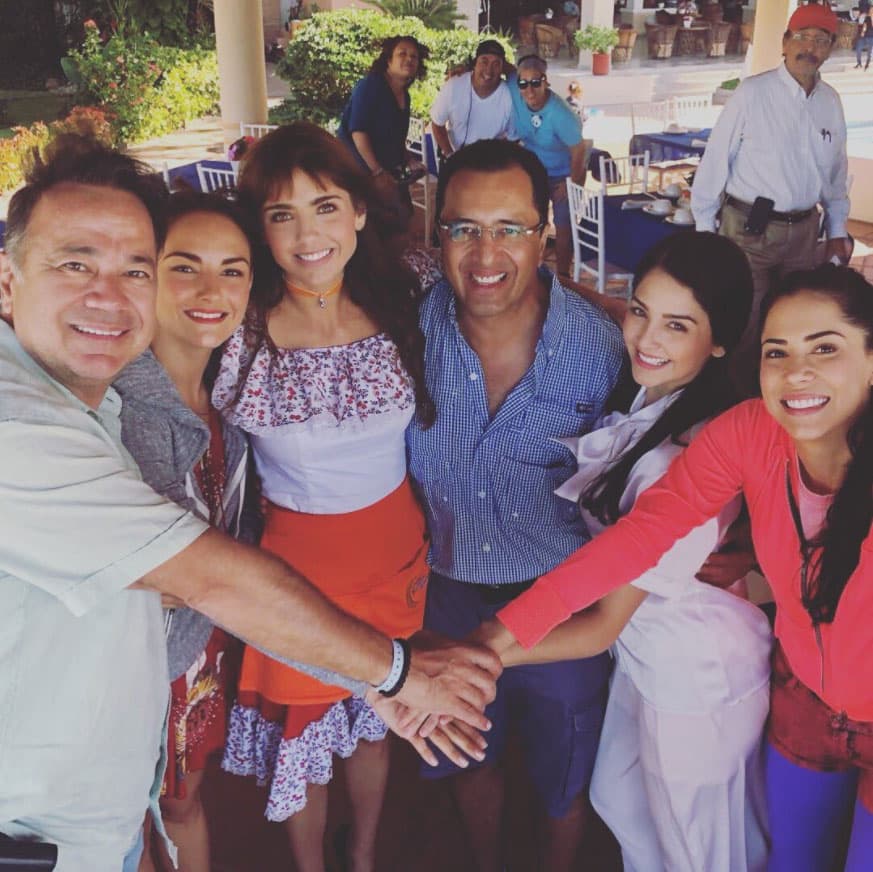 <b>'Hijas de la luna'</b> es la nueva versión de 'Las Juanas', melodrama colombiano que se transmitió en 1997 y fue protagonizado por Angie Cepeda y Rafael Novoa.