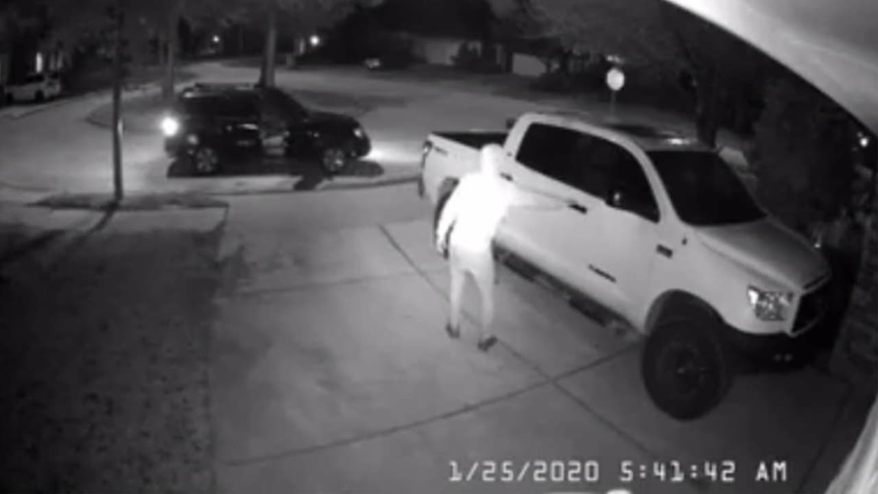 O comunicarse con las autoridades con cualquier información que lleve a esclarecer este caso.