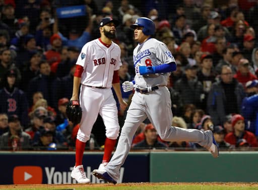 Con el batazo de Puig, Manny Machado se trajo la segunda anotación de los californianos para poner 2-1 el pizarrón en la parte alta del cuarto rollo.