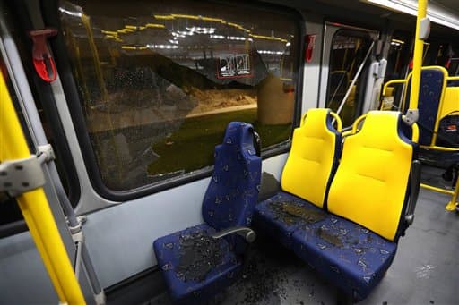 Agredieron autobus que trasladaba periodistas en Río de Janeiro