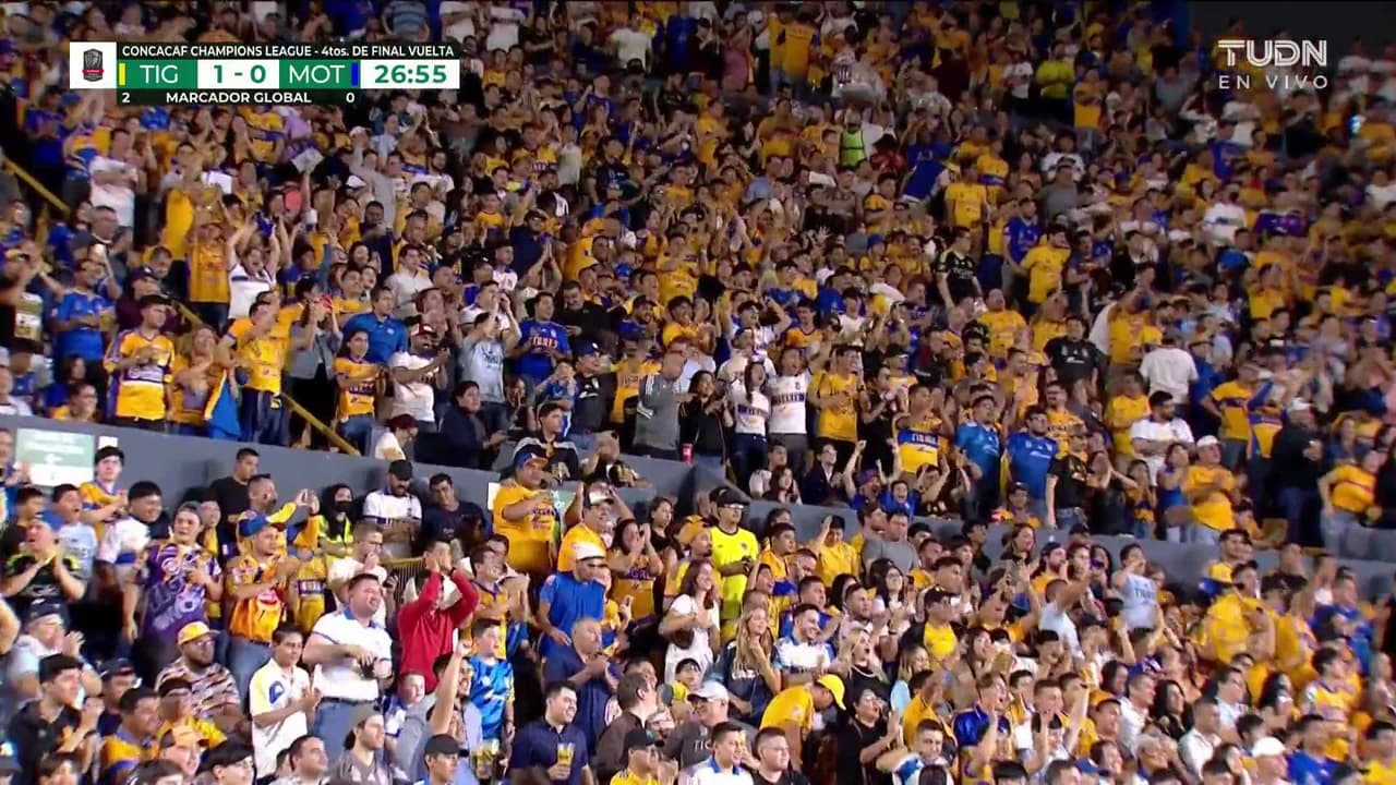 ¡GOL!  anota para Tigres. André-Pierre Gignac