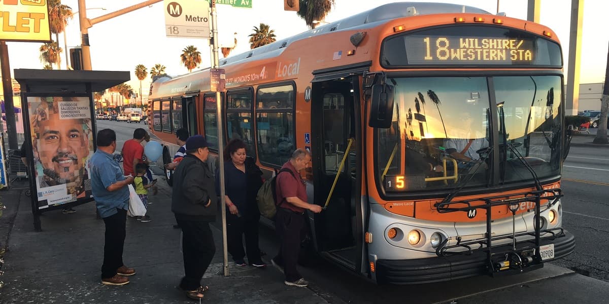 ¿No te gusta esperar por el autobús? Estas son las paradas de Los Ángeles que tienen más retrasos