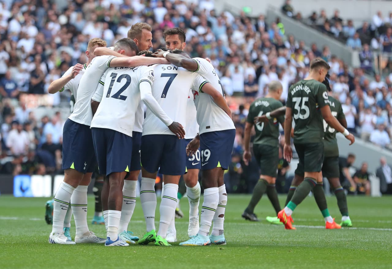 El otro compromiso el Tottenham goleó 4-1 al Southampton.
<br>