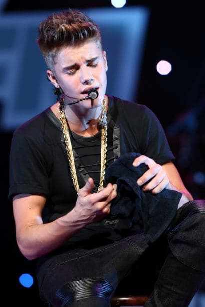 Las autoridades aduanales lo revisaron y aseguraron que transportaba marihuana. Por suerte, Justin no iba en el 'bus' y sólo le dieron un citatorio al chofer para que declarara.