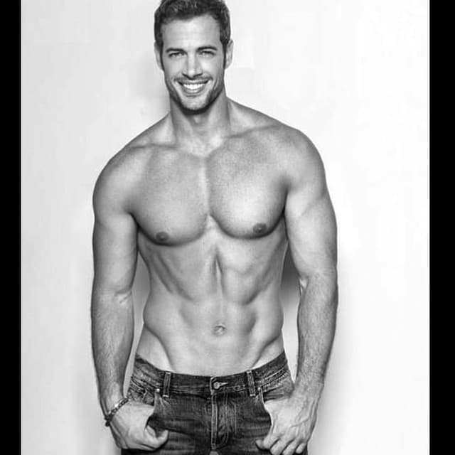 Pero Levy no se queda atrás, a cualquier hombre le gustaría tener ese cuerpo de ensueño para enamorar a las mujeres.