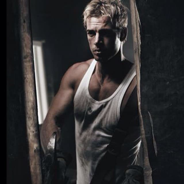 Aunque no lo crean 
<b><a href="http://www.univision.com/temas/william-levy">Levy</a></b> trabajó arreglando aires acondicionados y en la construcción cuando estudiaba.