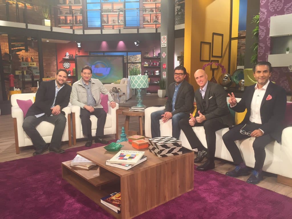 A los hombres les encanta estar en la salita. Dicen que se sienten como en casa.