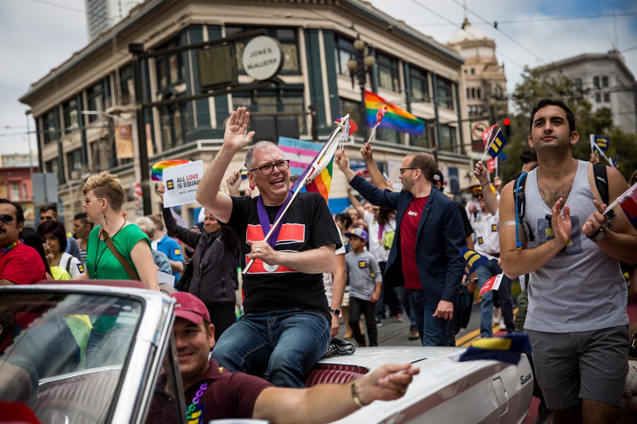 Cientos salieron a las calles de San Francisco para celebrar el Orgullo Gay.
