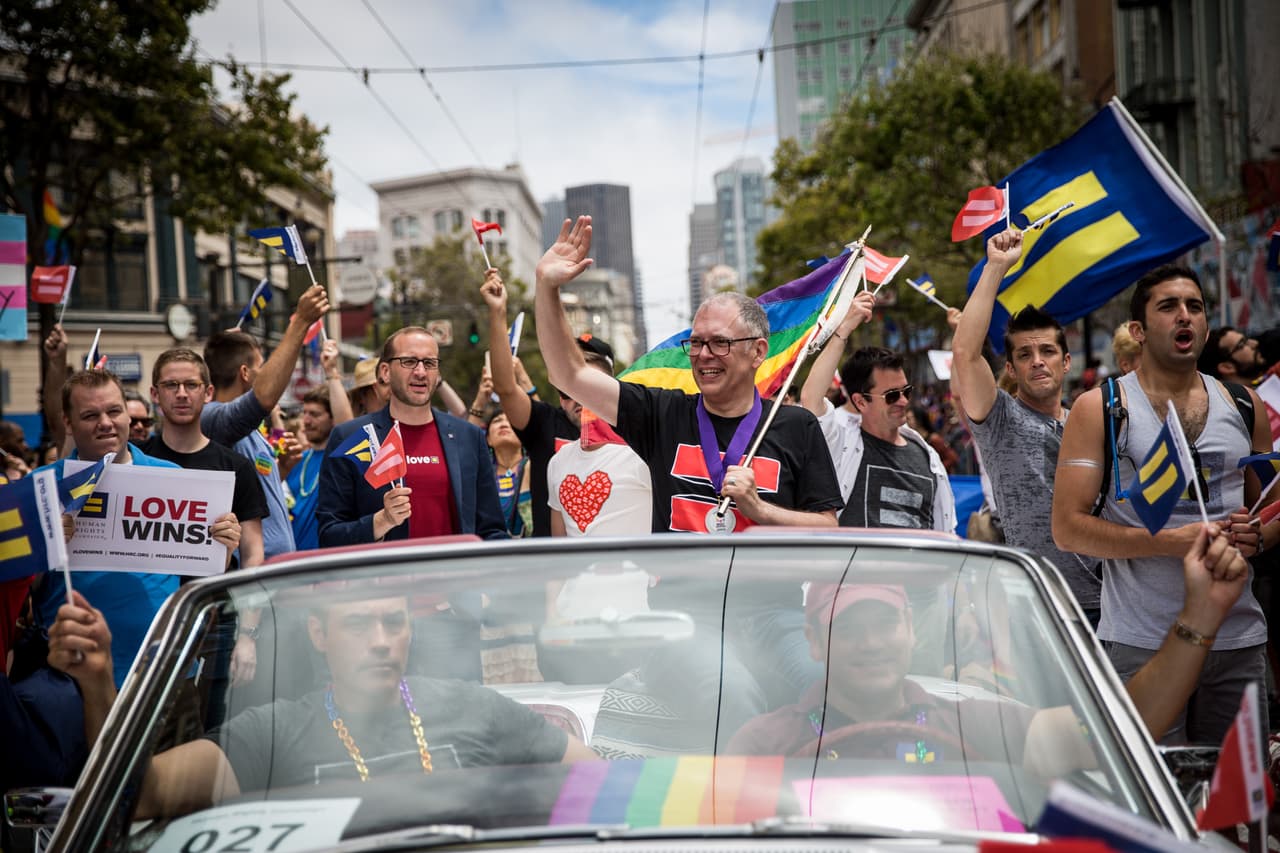 Cientos salieron a las calles de San Francisco para celebrar el Orgullo Gay.