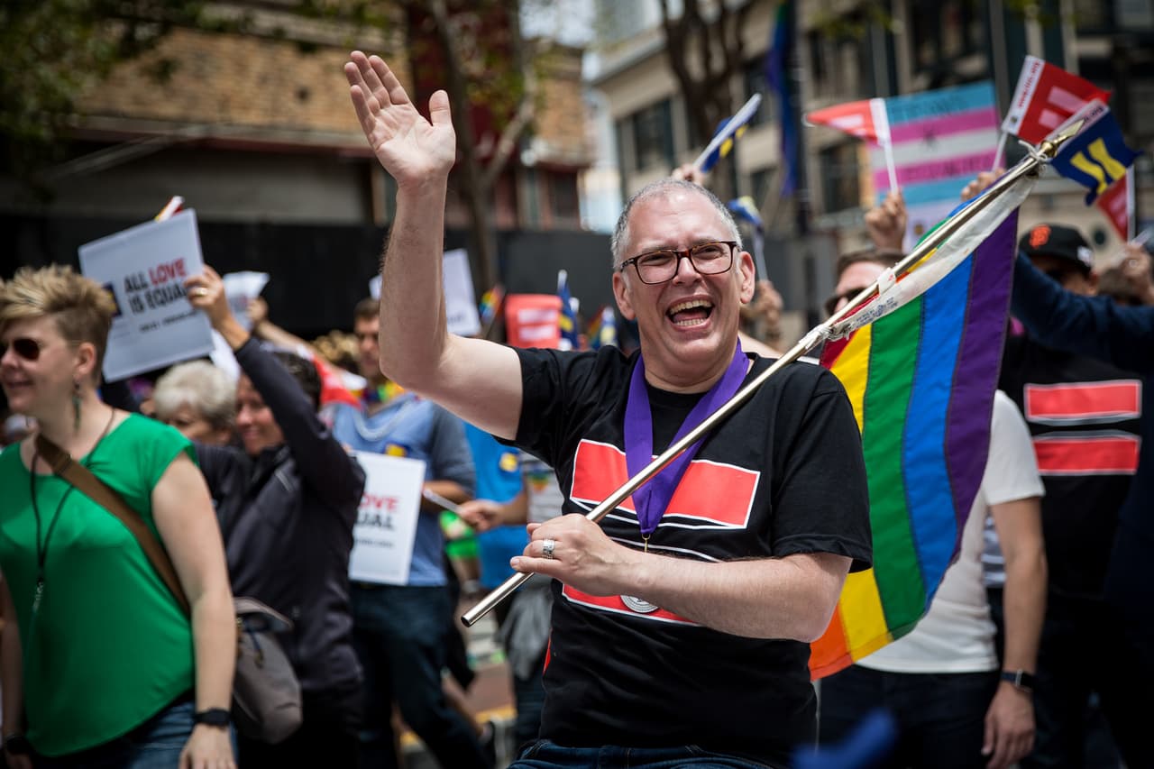 Cientos salieron a las calles de San Francisco para celebrar el Orgullo Gay.