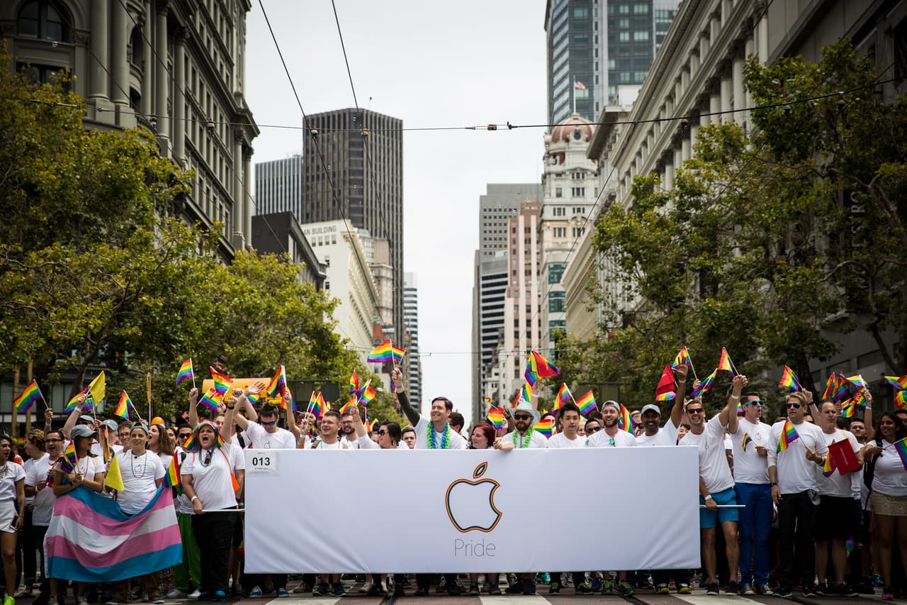 Cientos salieron a las calles de San Francisco para celebrar el Orgullo Gay.
