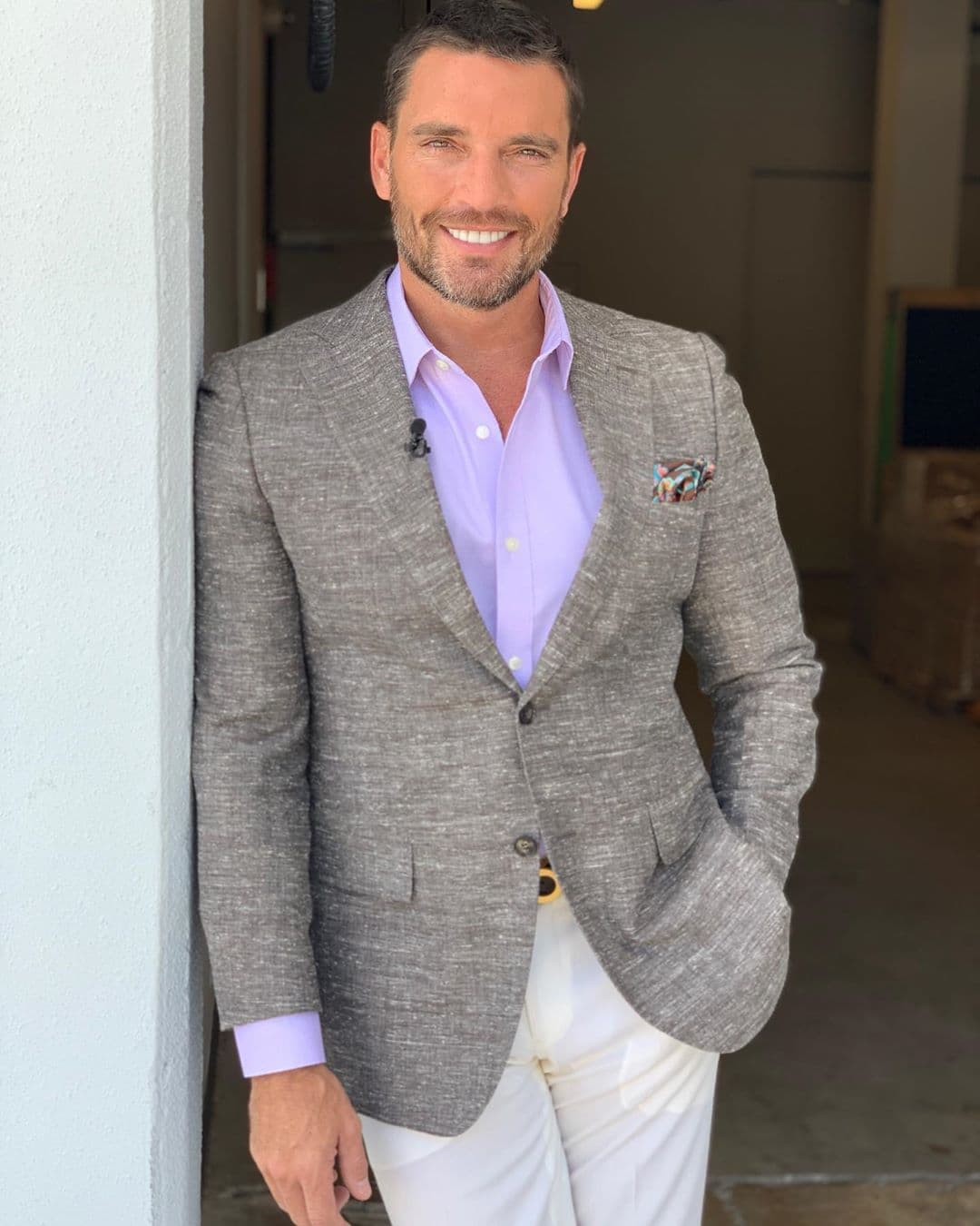 Anteriormente existía una disposición legal que le impedía a Julián y Marjorie publicar imágenes del niño. Univision Digital le preguntó al actor si esto ya no es así y dijo que "la ley cambió y es permitido que dentro del centro de convivencias los padres se puedan hacer fotos con los niños, antes eso no se podía, esa ley cambió este año; es algo que yo me enteré estando ahí", dijo.