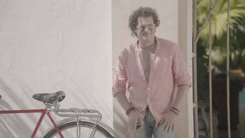 <b>LA BICICLETA - CARLOS VIVES Y SHAKIRA</b>
<br>Más de 570 millones de views en seis meses ha hecho de éste uno de los clips latinos más vistos no sólo del año.