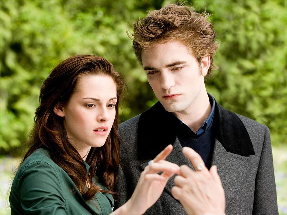 Robert Pattison y Kristen Stewart en la pelicula Twilight