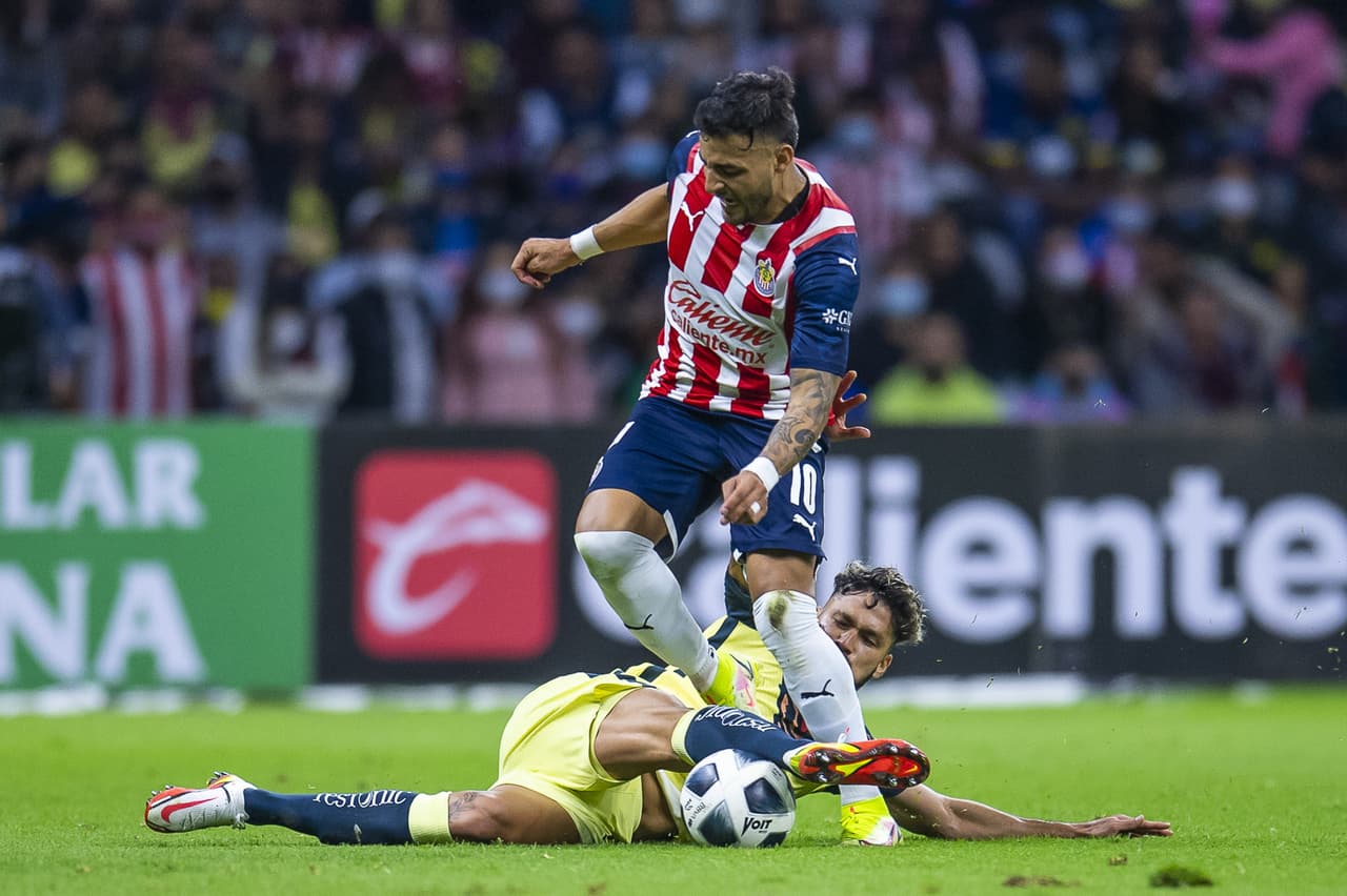 El Clásico entre América y Chivas estuvo lleno de pasión, bronca, ocasiones de gol y mucha polémica por el arbitraje en el encuentro disputado en el Estadio Azteca en actividad de la Jornada 10 del Grita México A21 de la Liga MX.