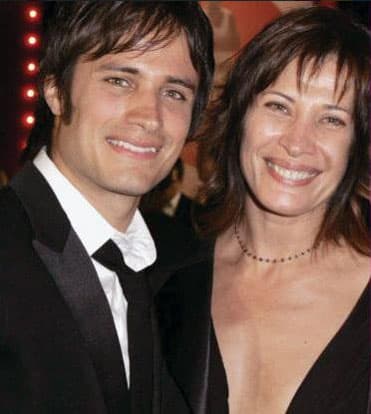 Gael García Bernal y su madre Patricia Bernal son idénticos.