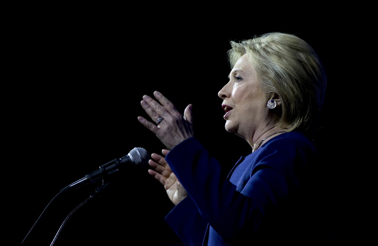 Hillary Clinton dice que líderes internacionales le han ofrecido apoyo para frenar a Trump