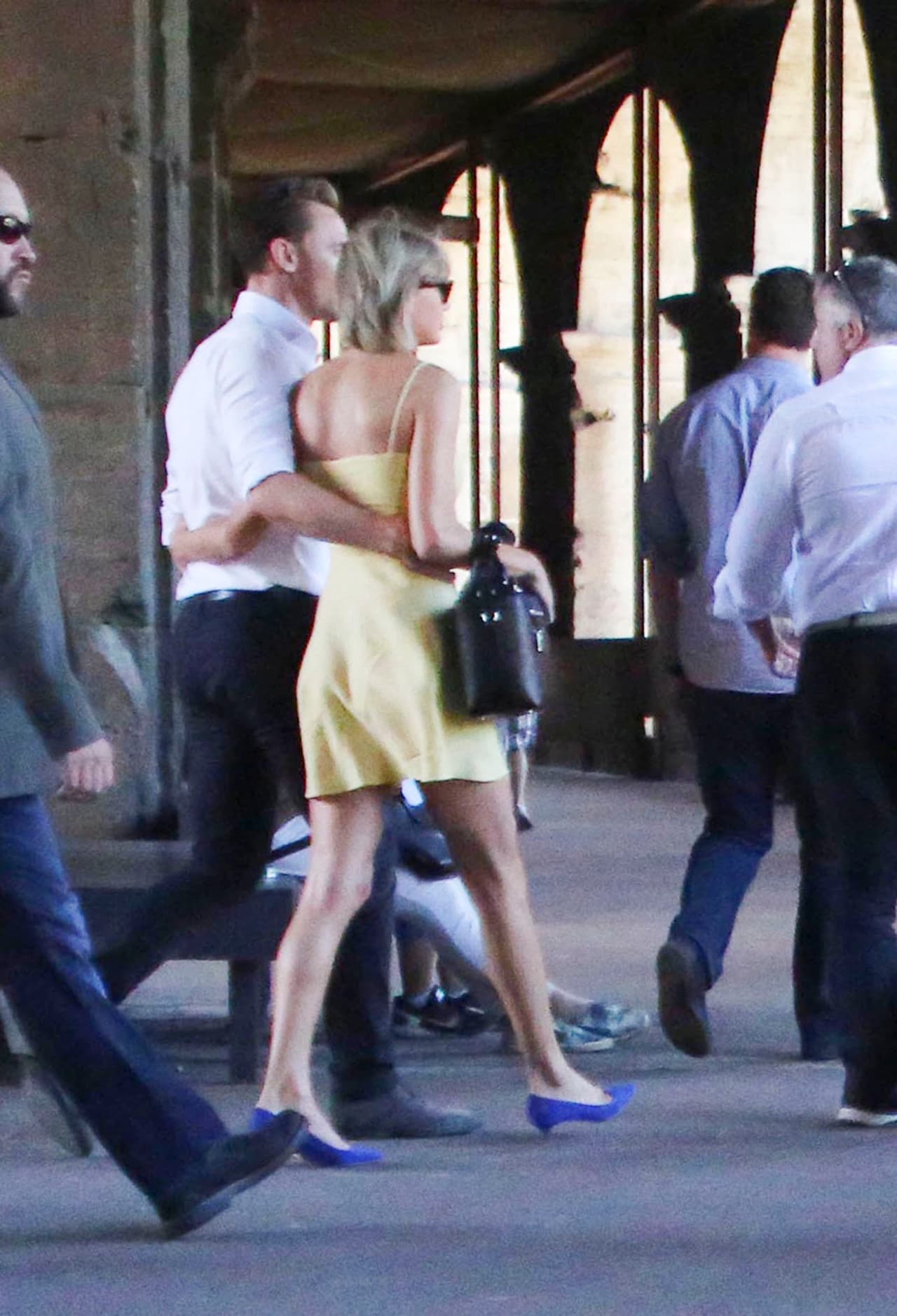 Abrazaditos, acaramelados y románticos... Ay, el amor.