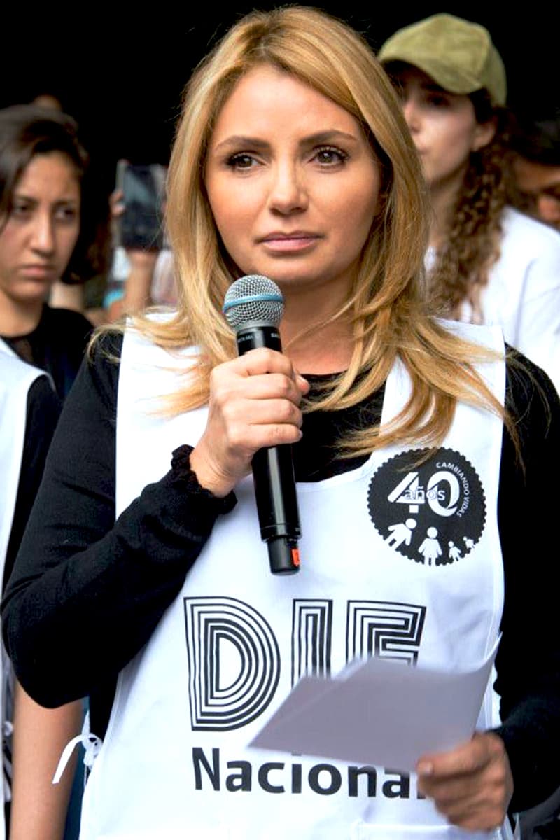 La exesposa de Enrique Peña Nieto aparece en una fotografía que el estilista Víctor Guadarrama compartió el pasado miércoles 11 de diciembre.