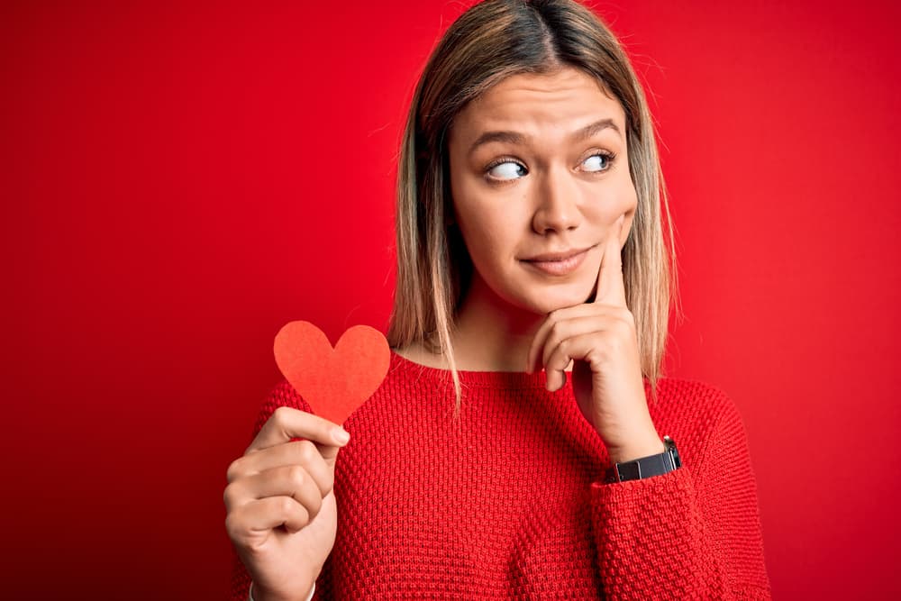 El único peligro es que te dejes manipular, pues en los demás todo te irá maravilloso. En el amor, verás que cerca del equinoccio, una persona está pensando mucho en ti.
<br>