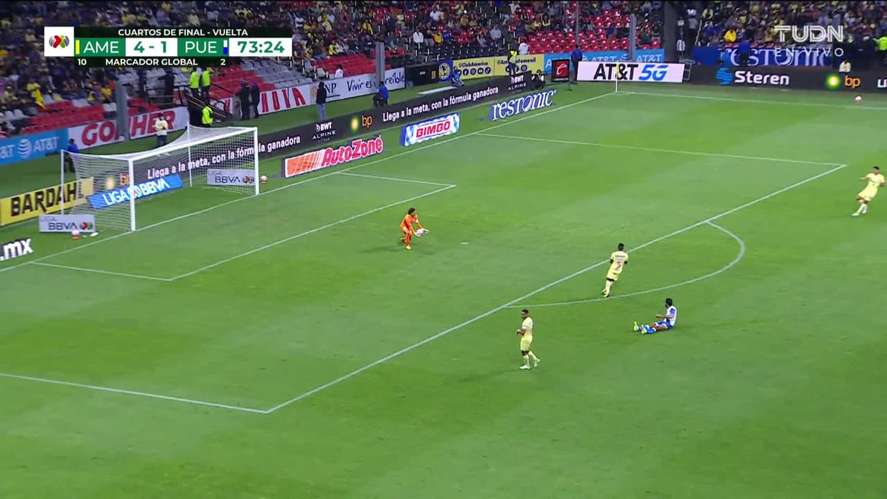 ¡TIRO ATAJADO! disparo por Amaury Escoto.