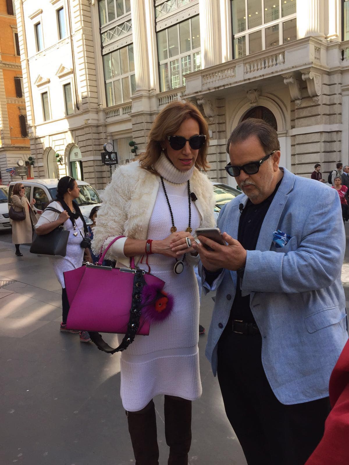 ¿Qué andarán viendo?