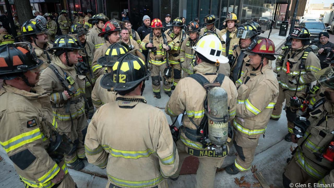 La manzana dónde ocurrió el incendio sigue siendo una zona activa hasta las 11:00 am del martes 9 de enero. En el lugar llegaron varios equipos de bomberos de las ciudades cercanas a Fort Worth.