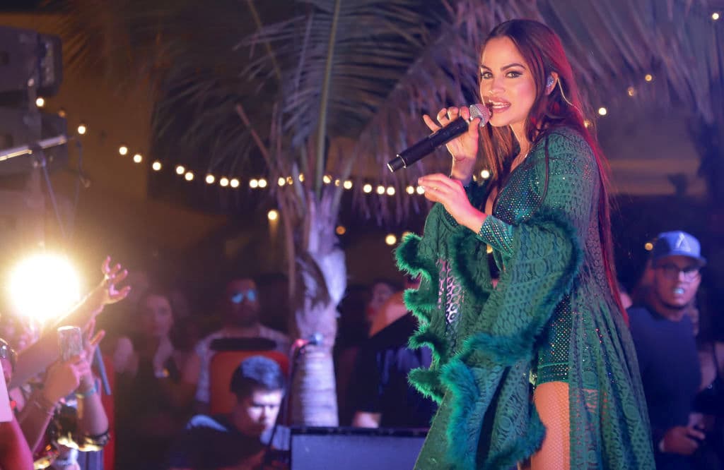 <b>Mientras esta semana lanza ‘IlumiNatti’, su primera producción discográfica, </b>la cantante dominicana Natti Natasha se prepara para saber cuántos galardones de 
<a href="https://www.univision.com/shows/premio-lo-nuestro">Premio Lo Nuestro</a> se llevará a casa este 21 de febrero cuando se realice la ceremonia, en el American Airlines Arena de Miami.